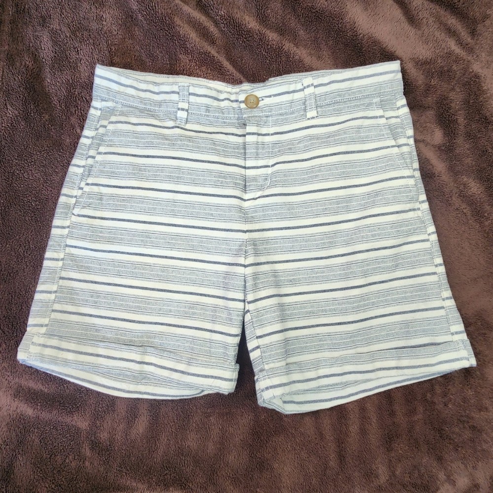 Khakis by Gap Girlfriend 6 inch Short Size 0